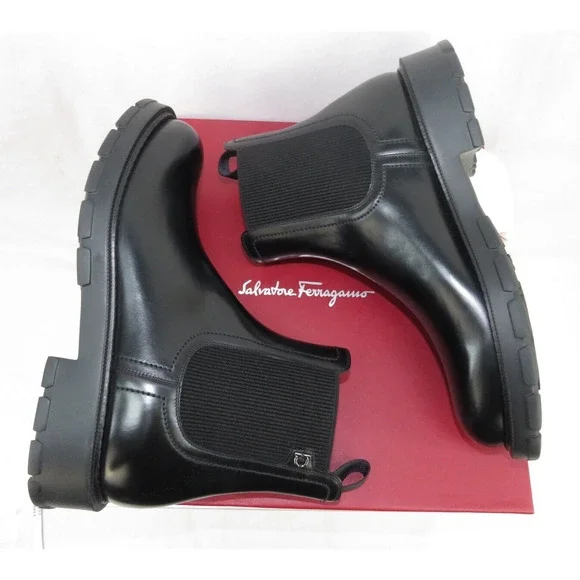 NIB FERRAGAMO IAGO BLACK LEATHER GANCINI LOGO PULL CHELSEA ANKLE BOOTS 10 E
